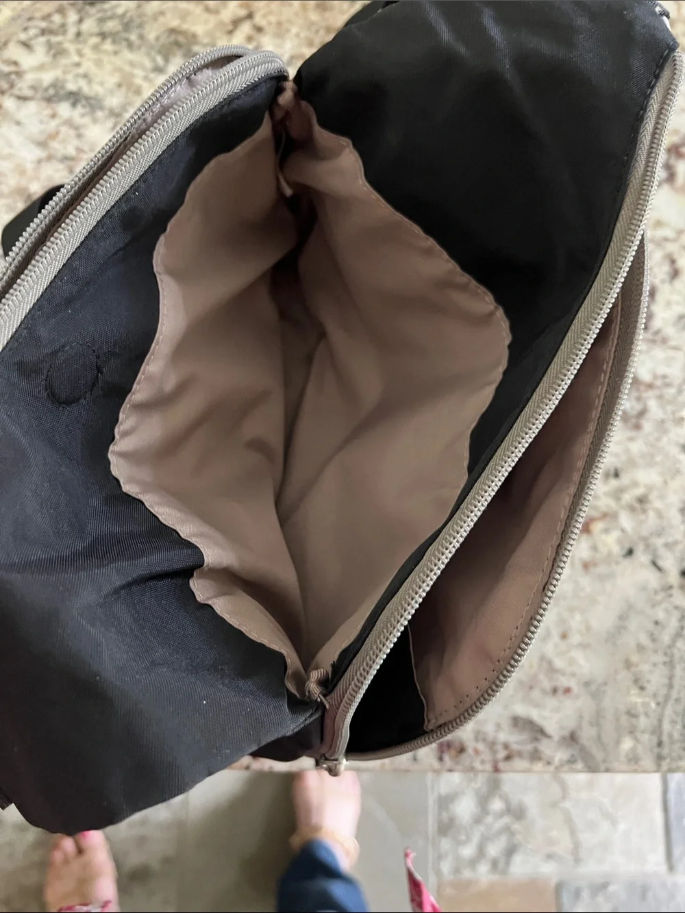 Baggallini Lightweight Crossbody bag - Picture 4 of 8